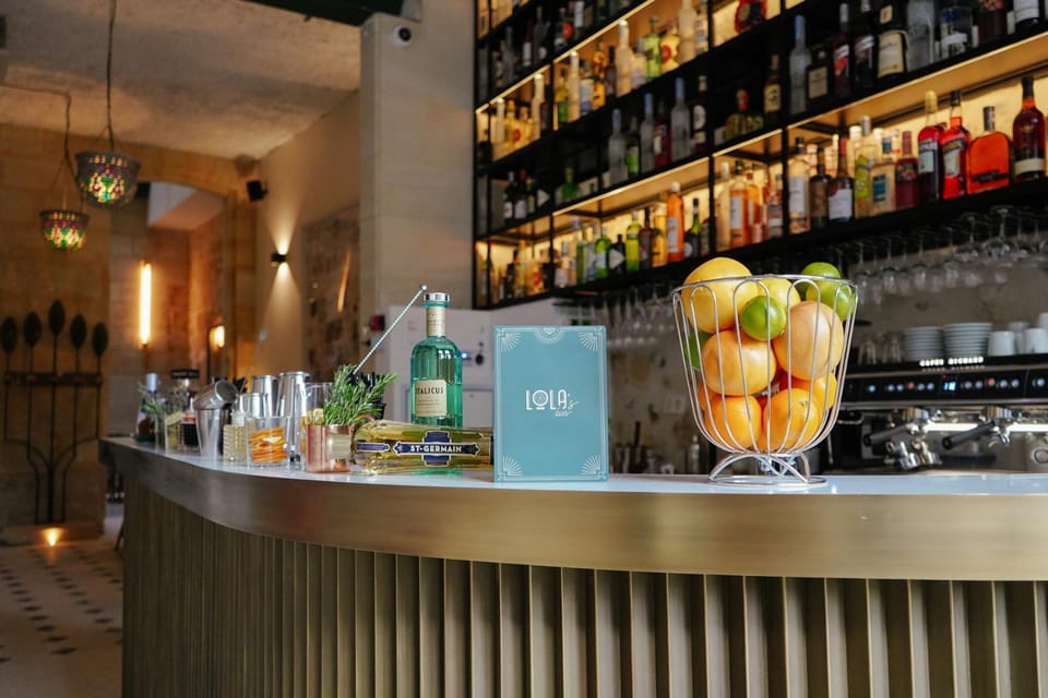 Lounge or bar, Lounge or bar