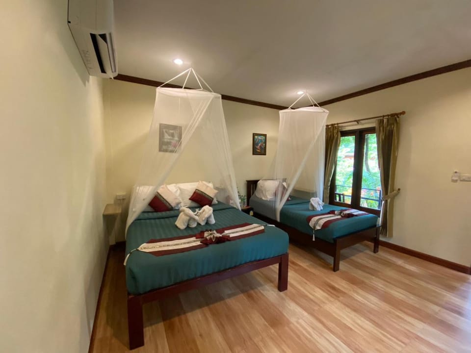 Khao Sok River & Jungle Bungalow Nature lodge in Khlong Sok
