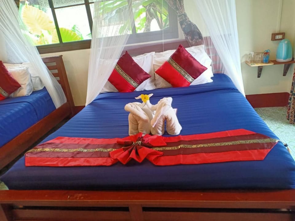 Khao Sok River & Jungle Bungalow Nature lodge in Khlong Sok