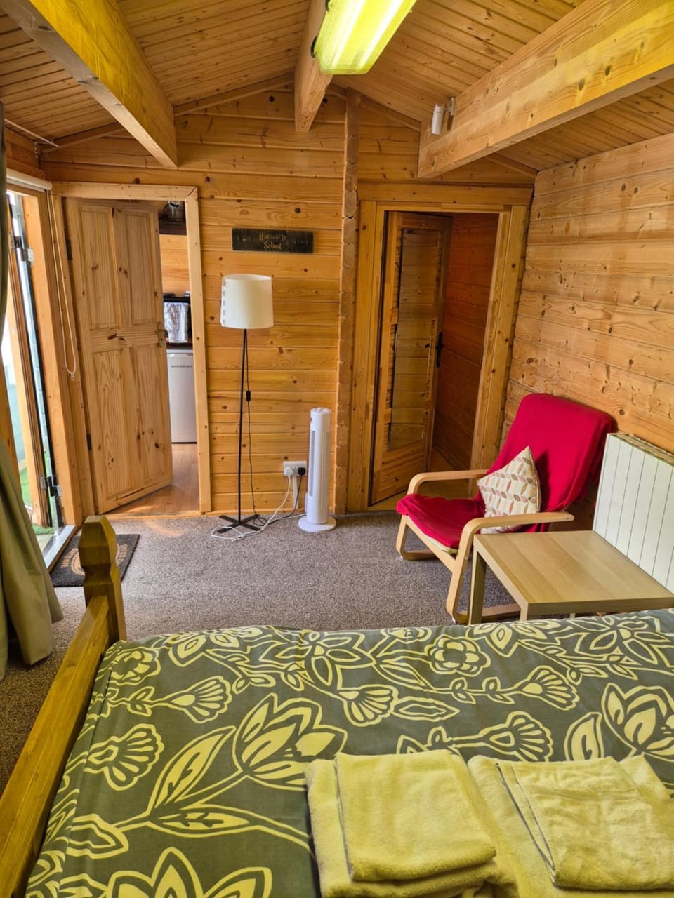 17b DB Airbnb Chalet in Ireland