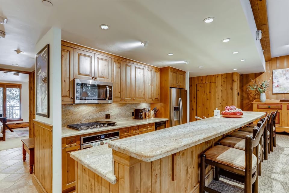 Village Center 4J Apartment in Vail