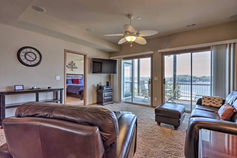 Lake-View Pool + Boat Slip! Ozarks Condo House in Lake of the Ozarks