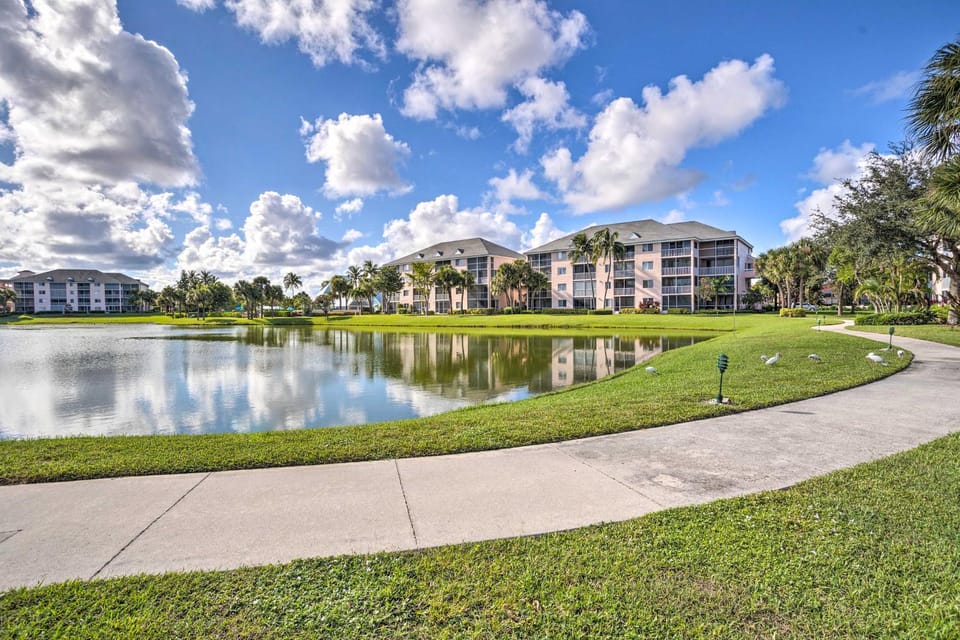 Jupiter Bay Condo w/ Pool < Half Mile to Beach! House in Jupiter