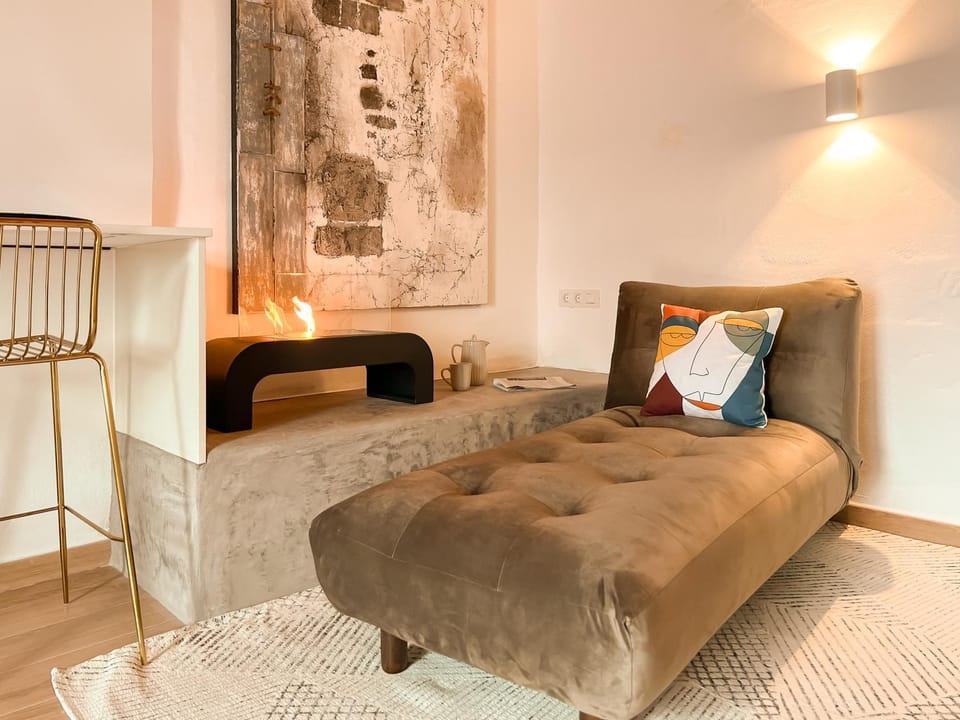 Living room, Photo of the whole room