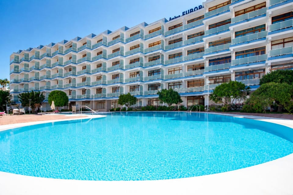 Property building, Pool view, Swimming pool