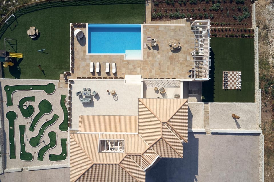Day, Bird's eye view, Children play ground, Minigolf, Swimming pool, sunbed