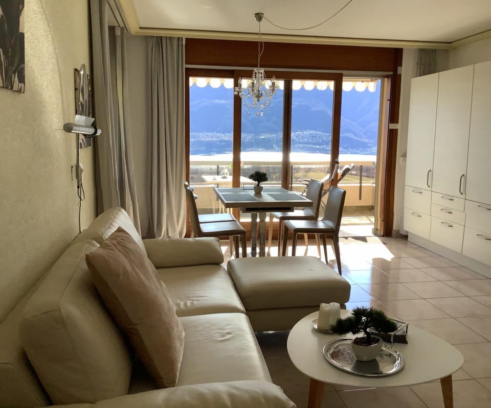 Seating area, Lake view