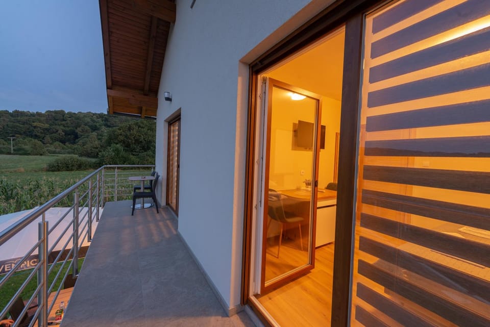 Balcony/Terrace, Garden view