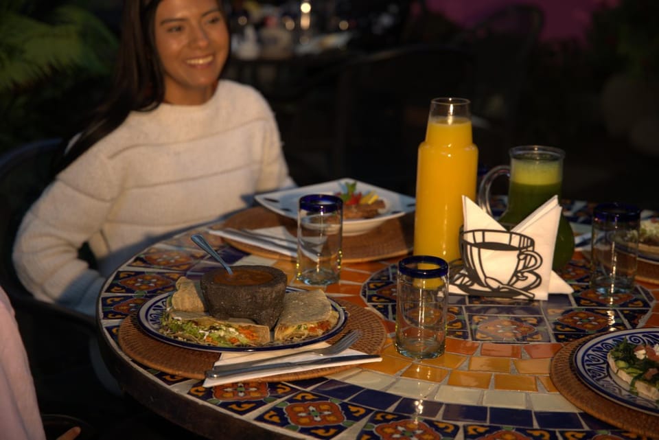 Restaurant/places to eat, Dining area, Guests, Breakfast, American breakfast, Time of day