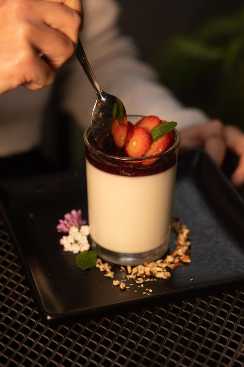 Restaurant/places to eat, Food close-up, Dining area, Food