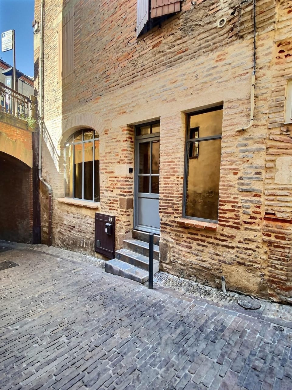 Property building, Facade/entrance