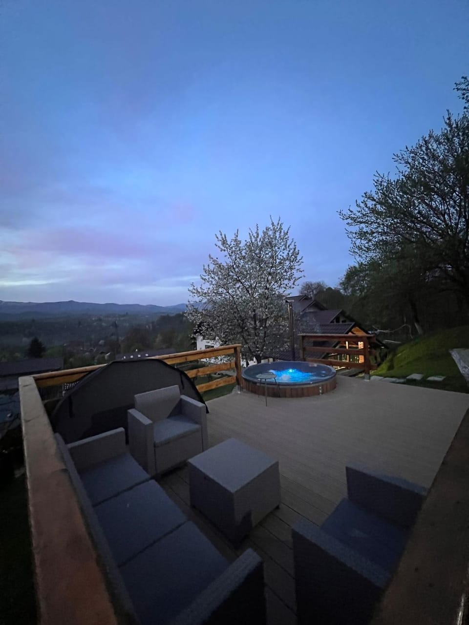 Pensiunea Poiana Luminoasă Villa in Romania