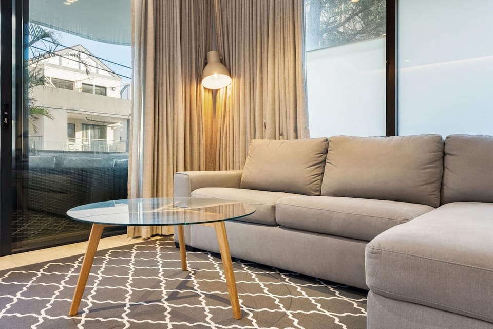 Modern 1BR Abode w Courtyard Steps to the Beach Apartment in Sydney