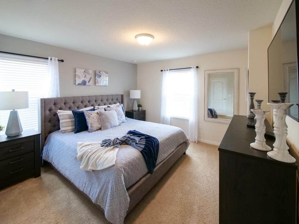 Bed, Photo of the whole room, Bedroom