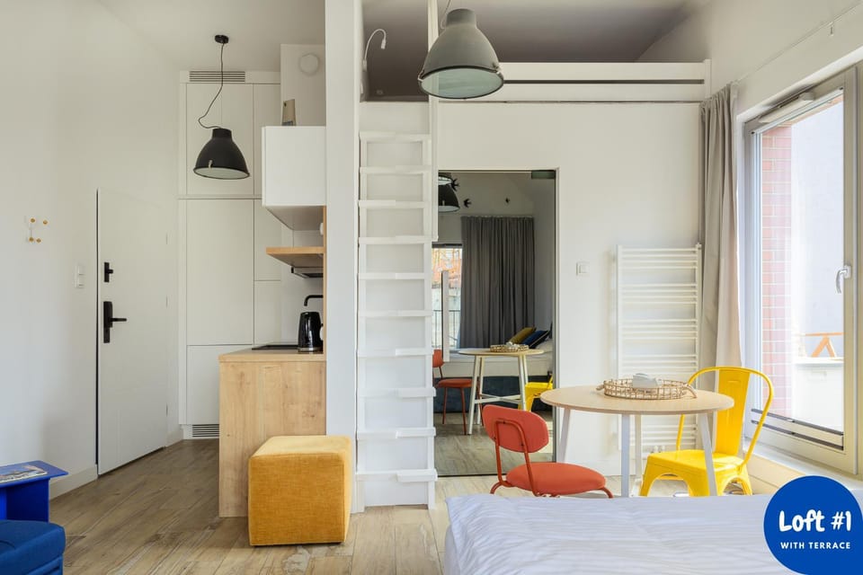Facade/entrance, Kitchen or kitchenette, Dining area