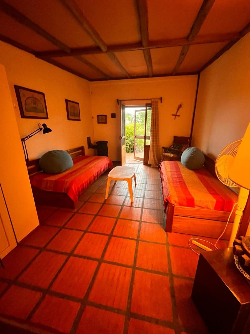 Bed, Living room