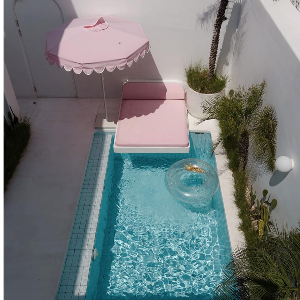 Pool view, Swimming pool, sunbed