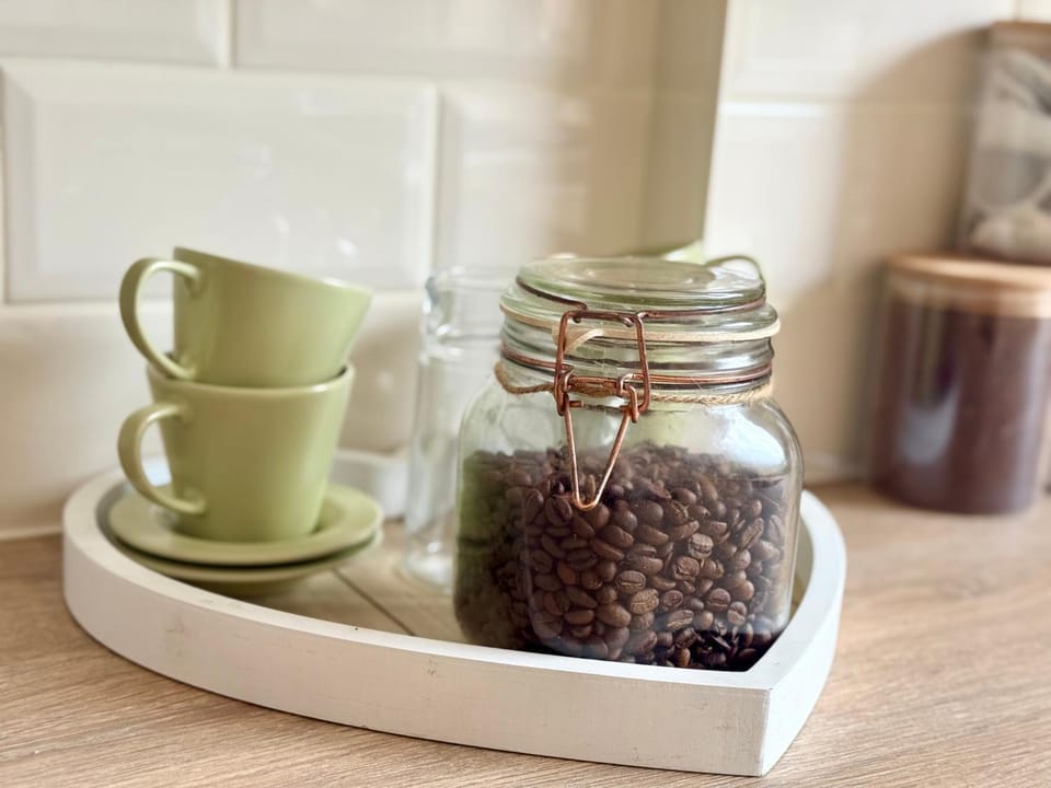 Traditional cosy PET FRIENDLY cottage by the canal with Cymru Holidays House in Wales