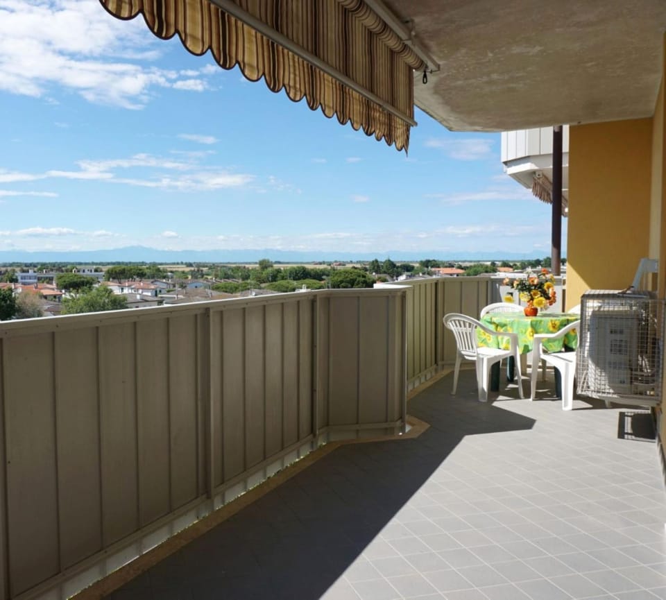 View (from property/room), Balcony/Terrace, furniture