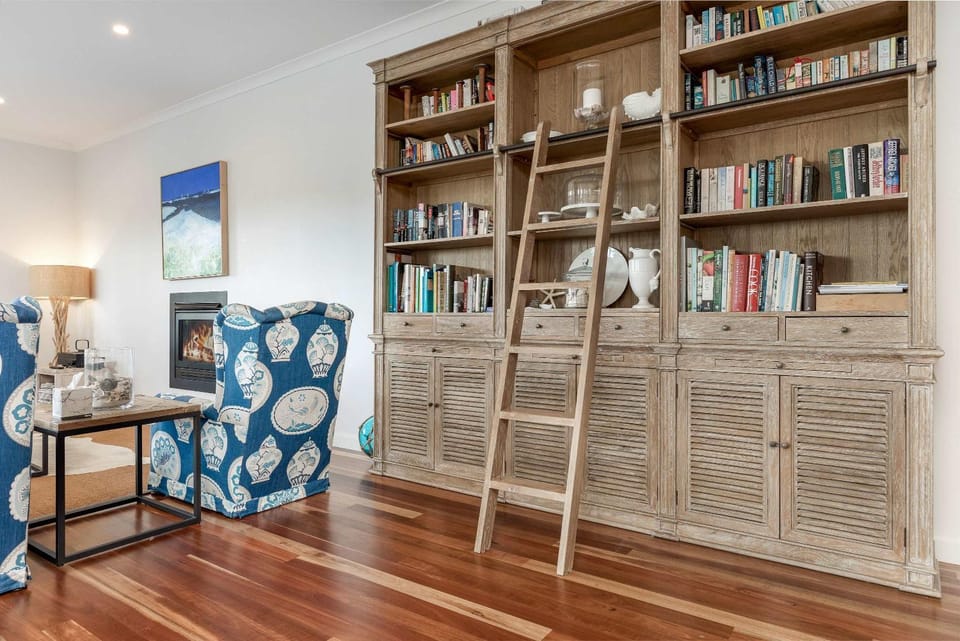 Sea Breeze - walking distance to Orion Beach House in Vincentia