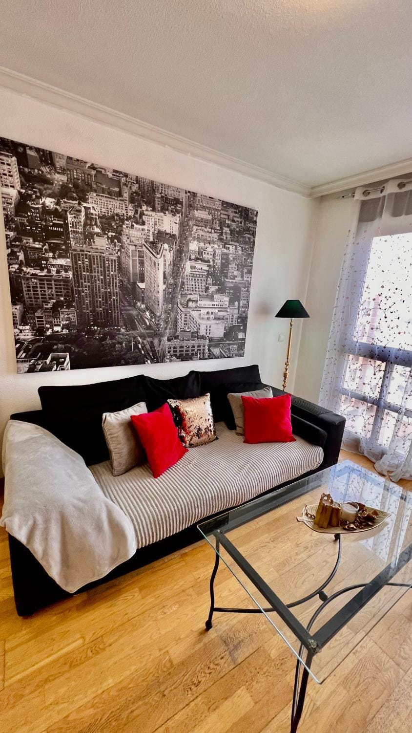 Apartamentos Madrid House Aeropuerto, IFEMA, Metropolitano Apartment in Madrid