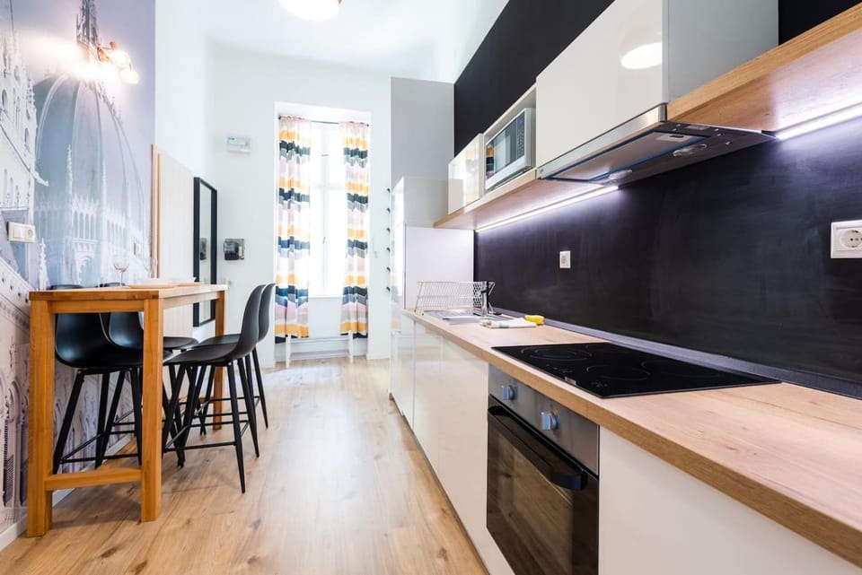 Kitchen or kitchenette, kitchen