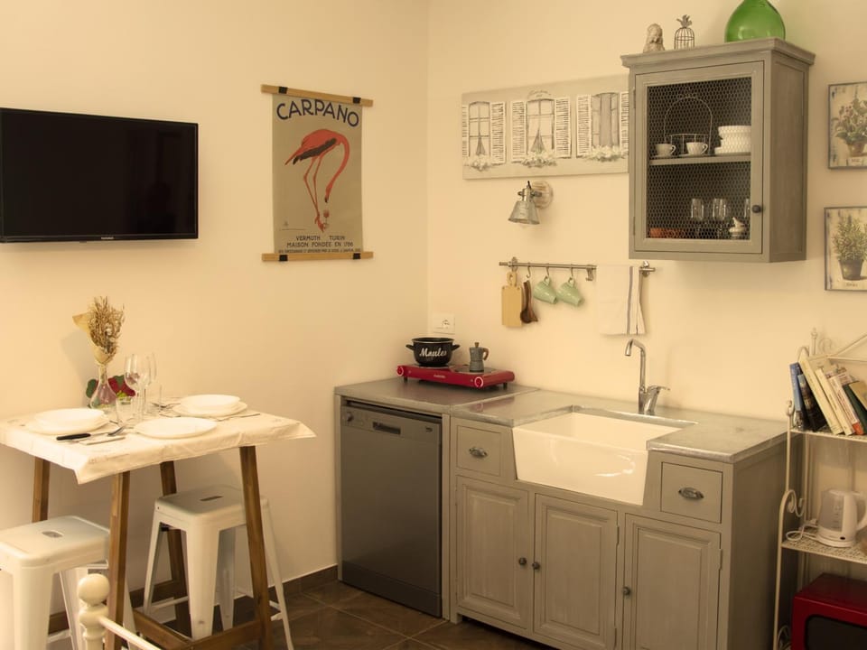 TV and multimedia, Kitchen or kitchenette