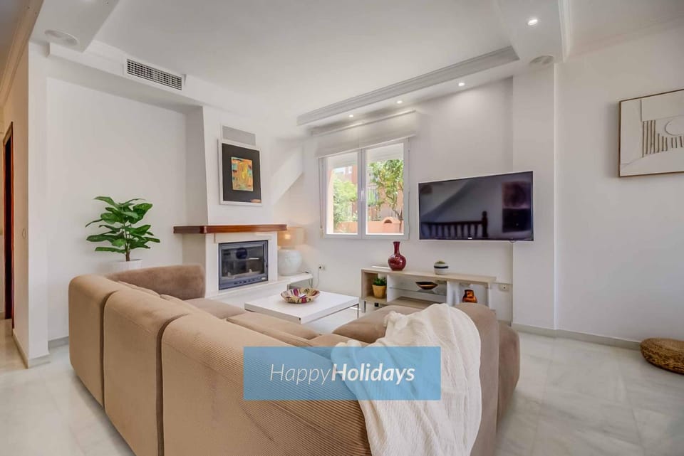 Communal lounge/ TV room, Living room, fireplace
