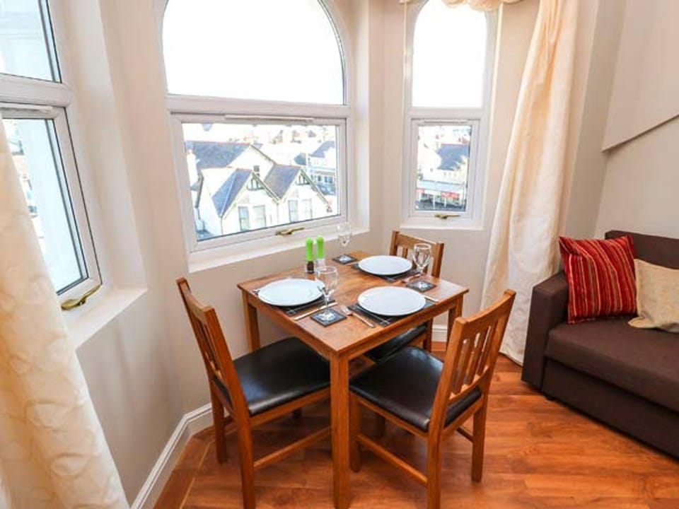 Royal Manor Park Apartment in Llandudno