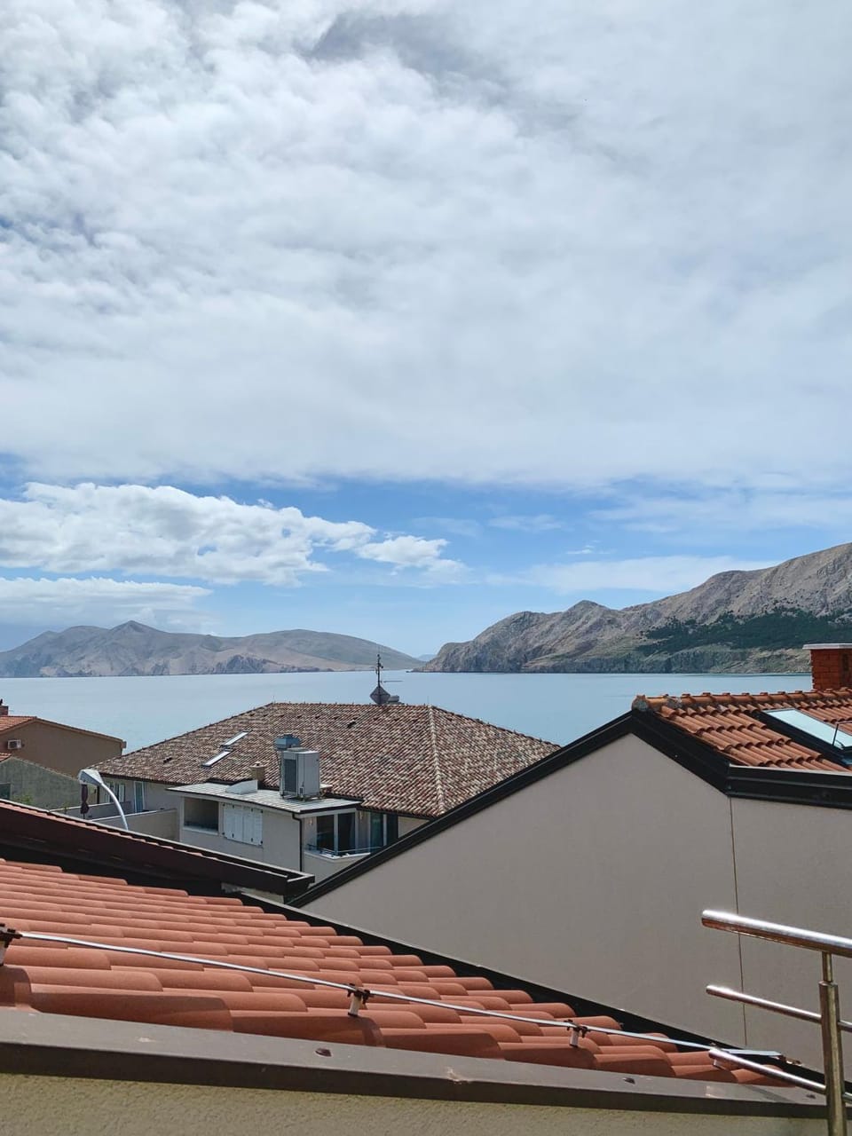 Neighbourhood, Mountain view, Sea view