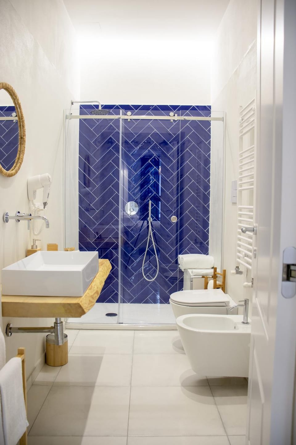 Shower, Bathroom, towels