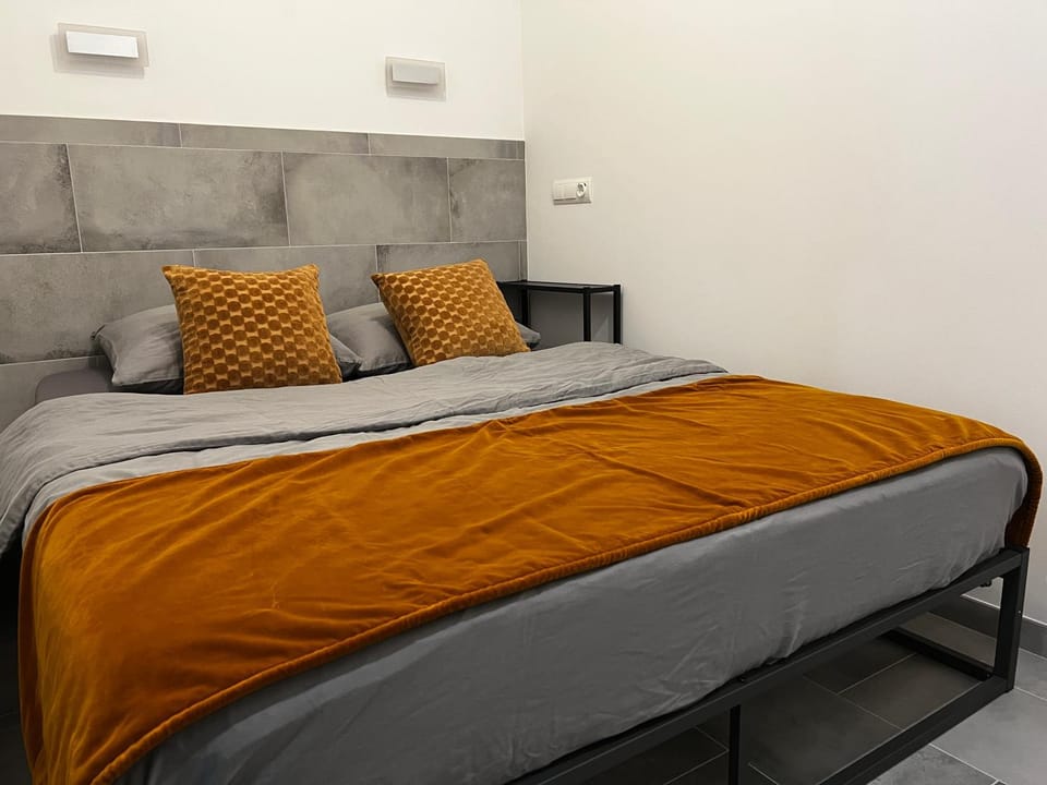 10min to the beach and 10min to the city centre Apartment in Valencia