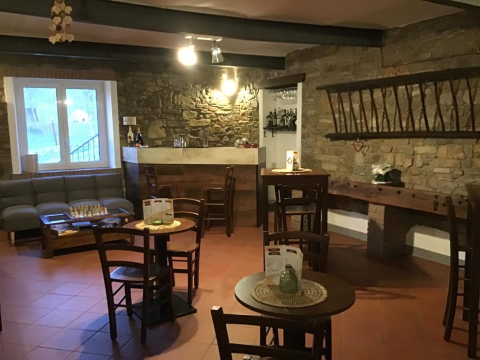 Communal lounge/ TV room, Lounge or bar