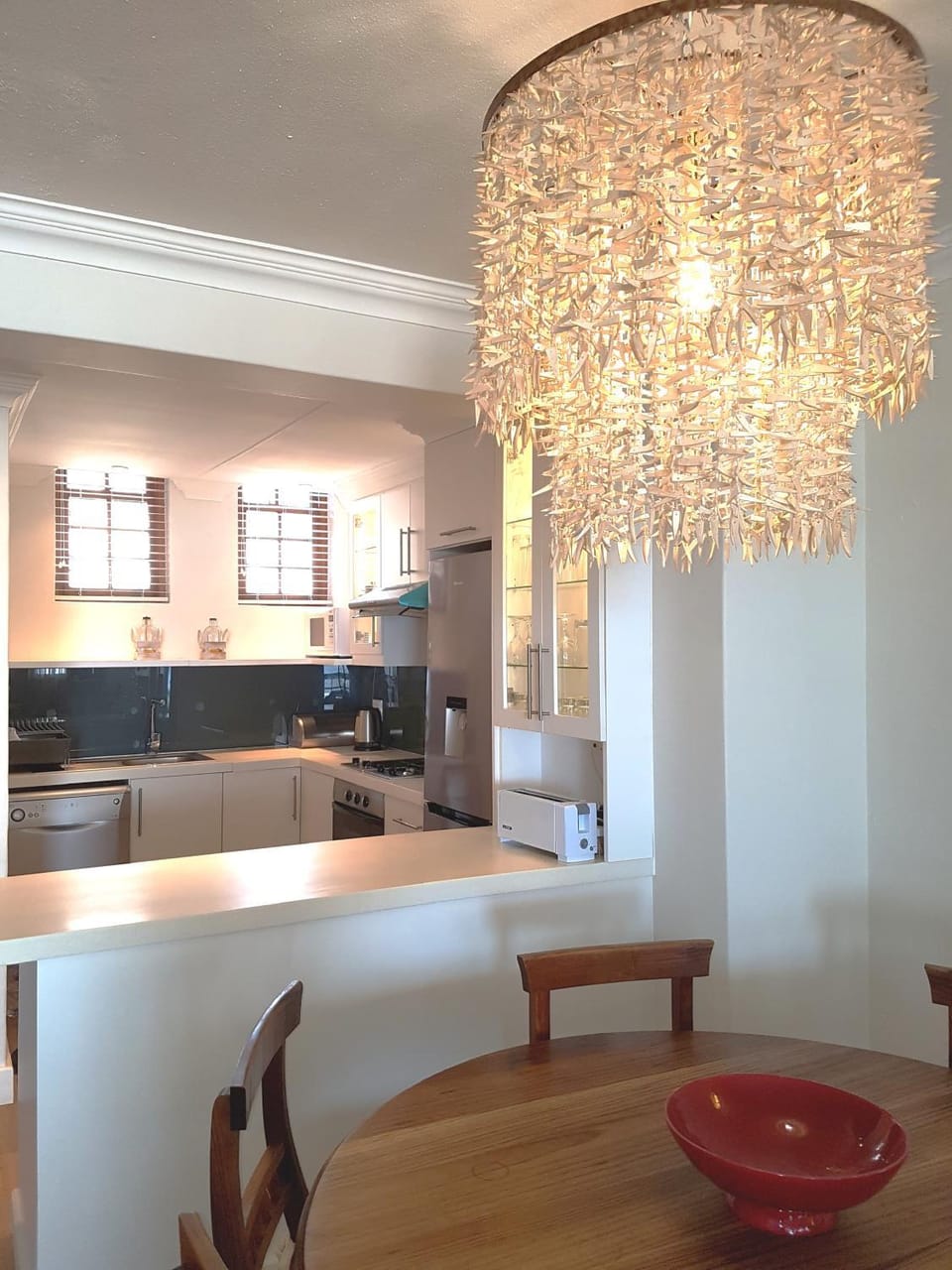 Kitchen or kitchenette, Dining area