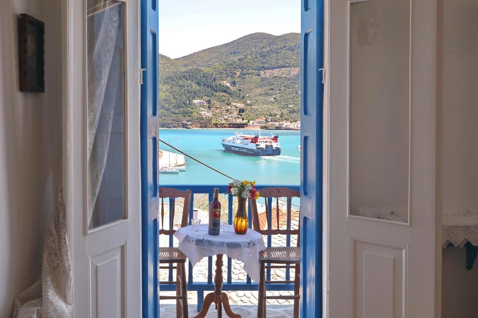 Day, Natural landscape, View (from property/room), Balcony/Terrace, Dining area, Mountain view, Sea view