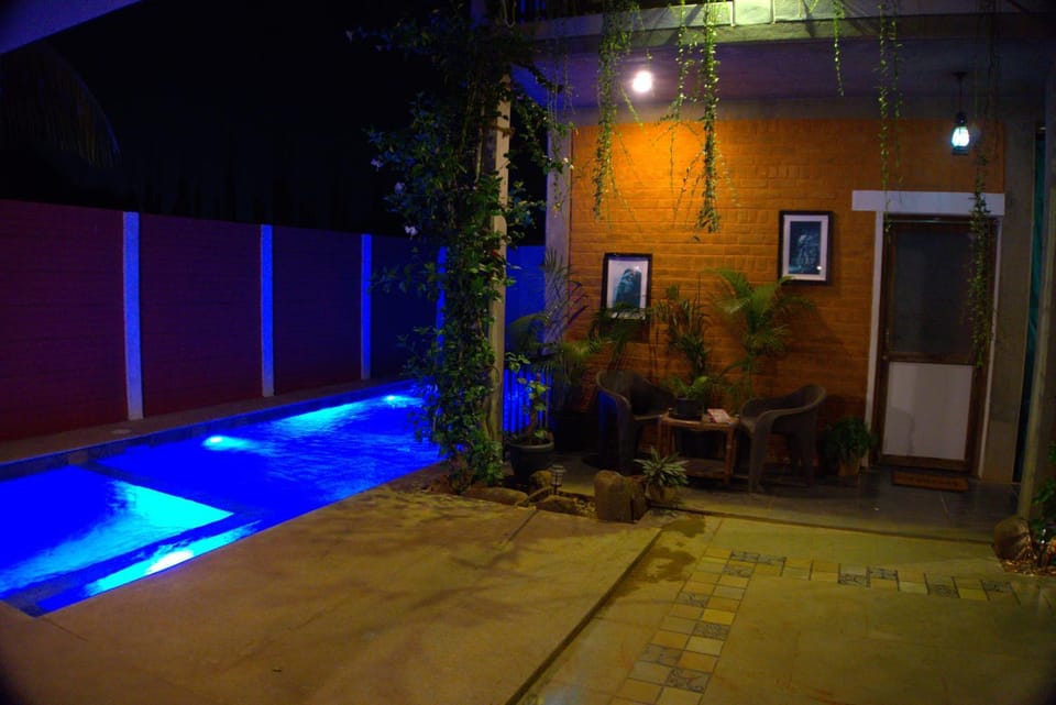 Property building, Pool view, Swimming pool, Breakfast