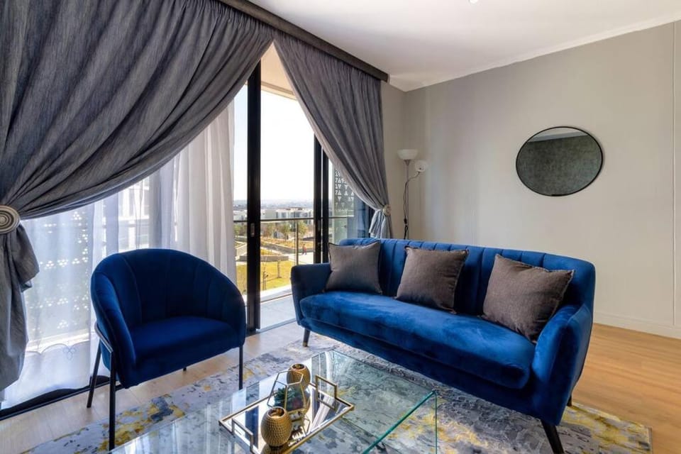 Alimama Spaces: The Manson Newton Villa Ellipse Apartment in Sandton