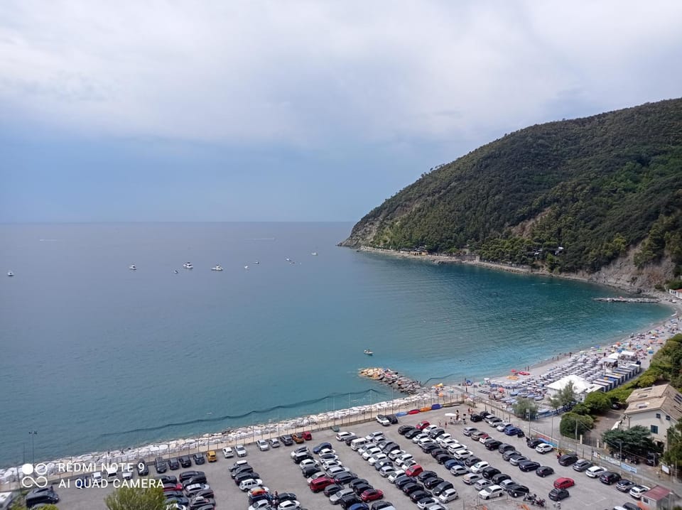 Mountain view, Sea view