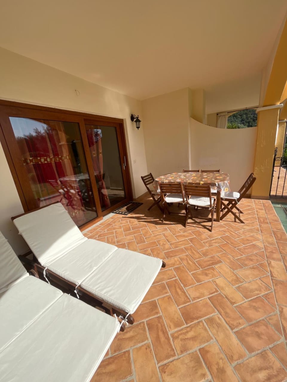 Patio, Dining area