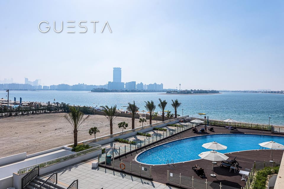 Pool view, Sea view