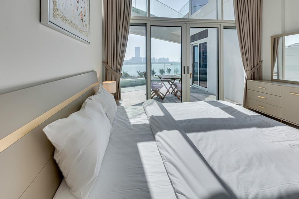Bed, Photo of the whole room, Bedroom, Sea view