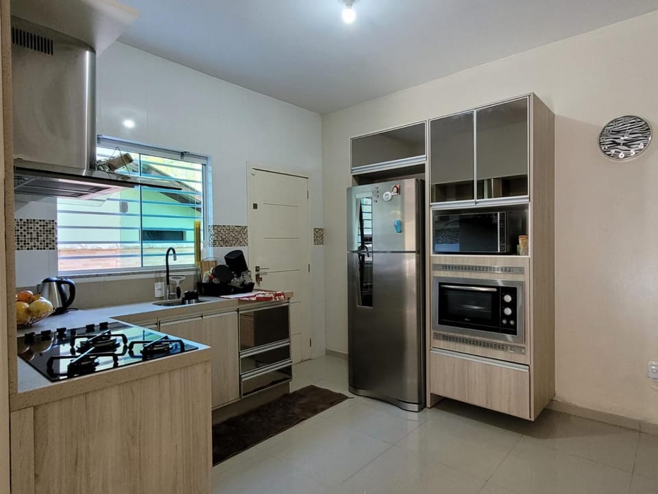 Kitchen or kitchenette, Dining area, Communal kitchen, minibar, pet friendly, stove