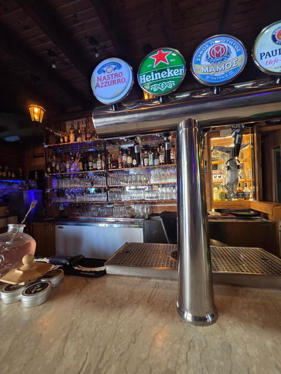 Lounge or bar, Food and drinks, Drinks