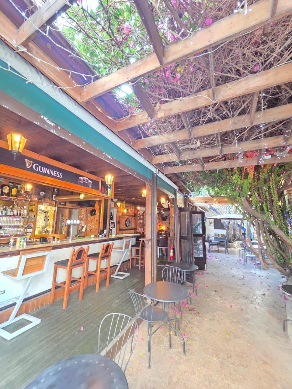 Restaurant/places to eat, Day
