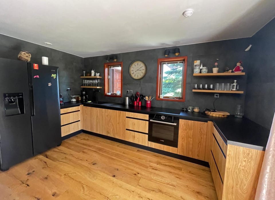 Dining area, kitchen