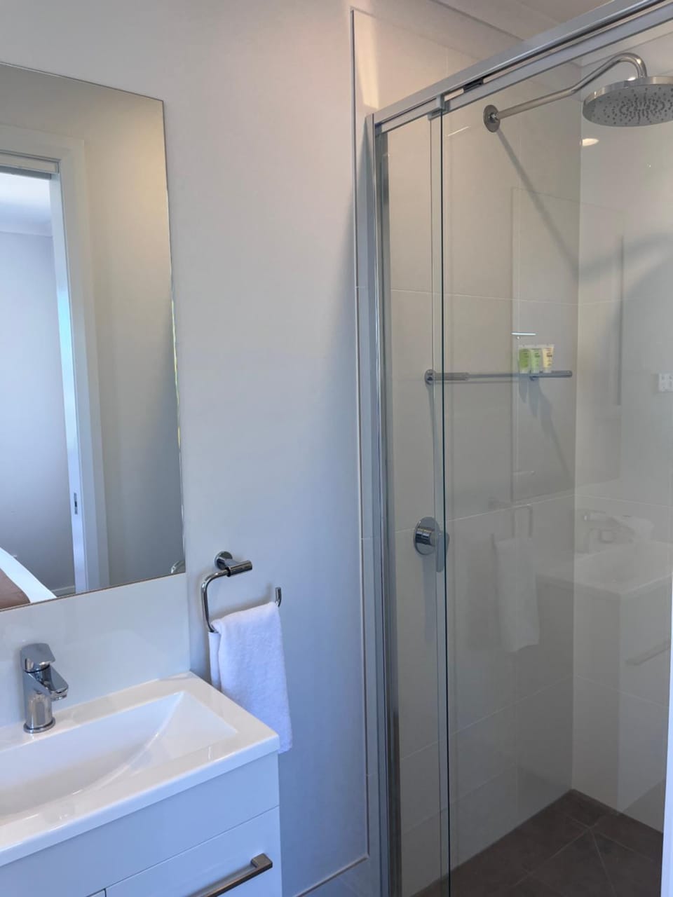 Shower, Bathroom, towels