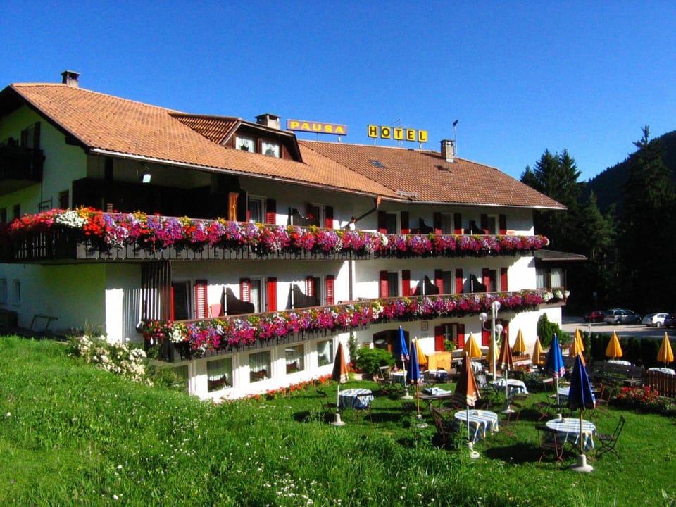 Property building, Day