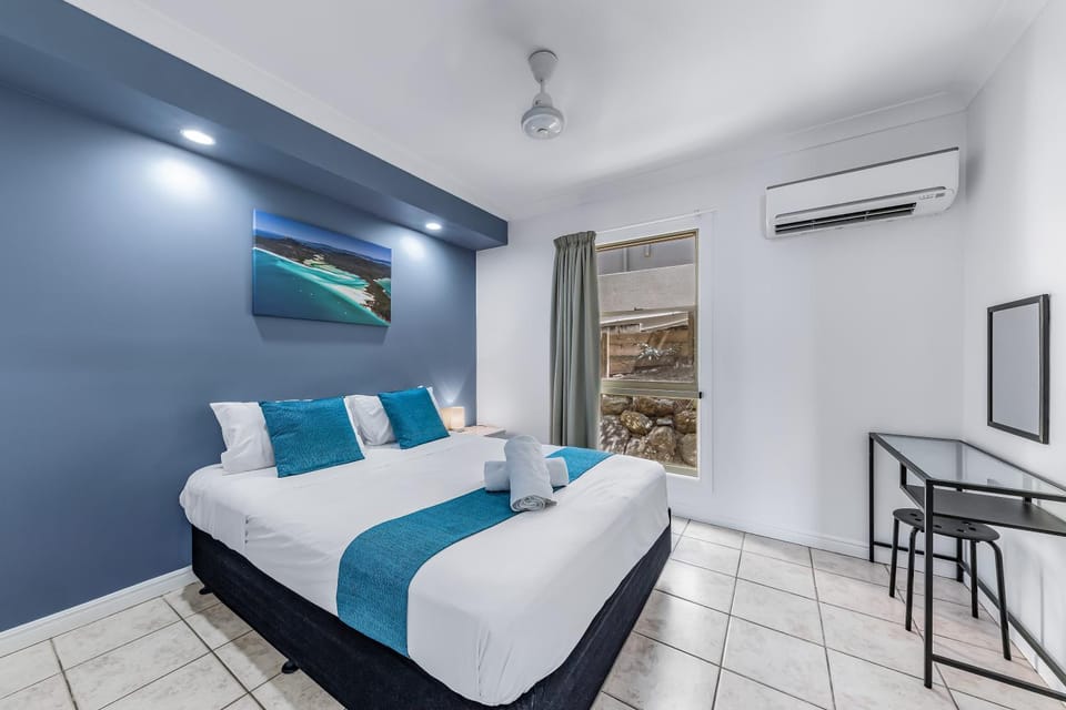 Bed, Bedroom, air conditioner