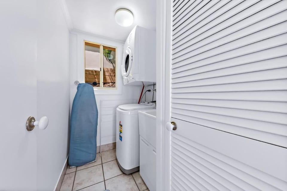Airlie Ocean Paradise Apartment in Airlie Beach