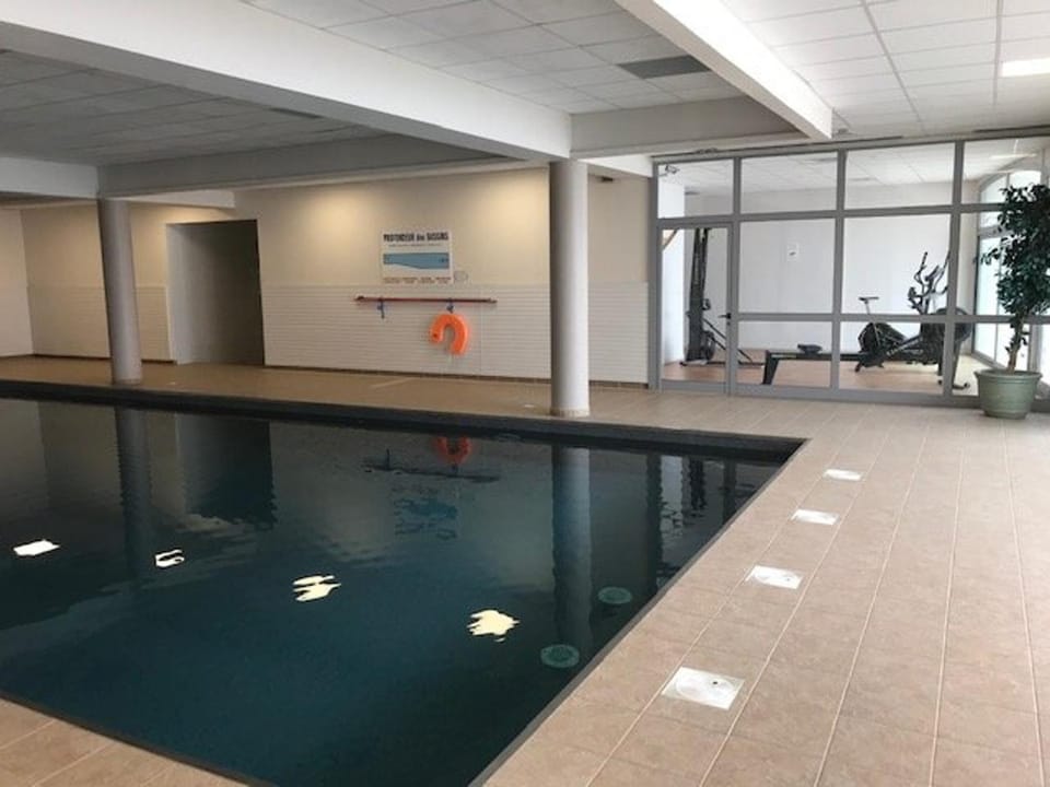 Charmant T2, 4 pers., parking, piscine couverte, salle de fitness, proche pistes et centre station - FR-1-404-329 Apartment in Aragon